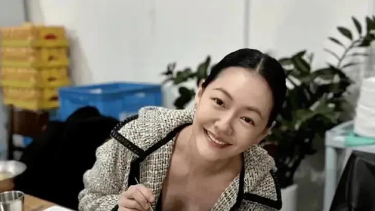 大S|曝大S工作挑肥拣瘦，推给小S要拿一半收入当介绍费