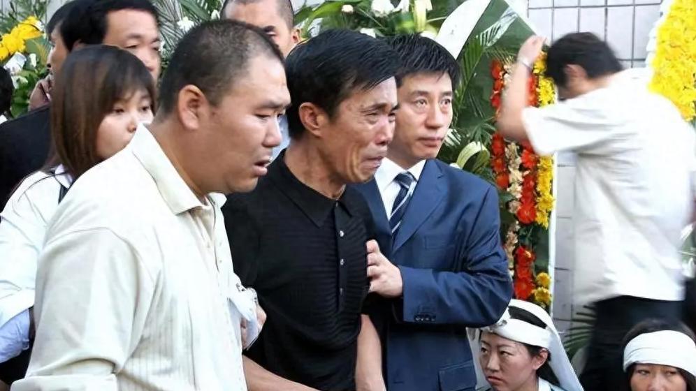 75岁高龄的何庆魁被儿子爆料：父亲已经老得嫖不动了