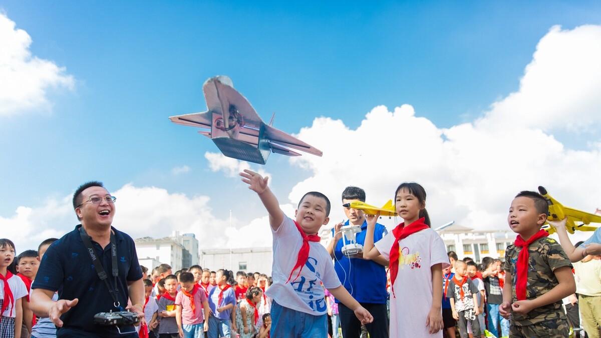 应届生|特岗教师招聘开始，建议三类人报考，岗位适配度很高