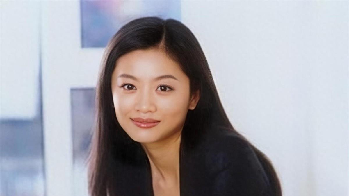 凤凰卫视当家花旦曾子墨：4年连生两个儿子，风光背后的艰辛