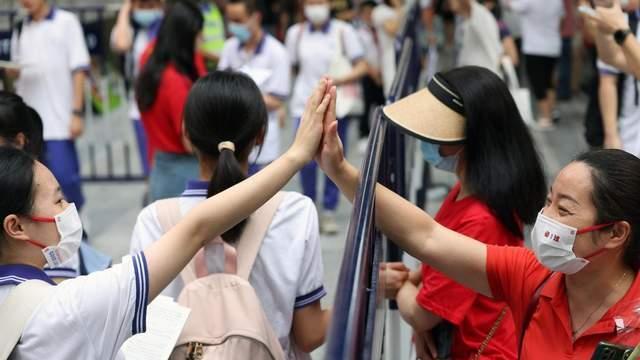 大家不信新闻学，责任不在张雪峰，国内媒体这架势，换我也不敢报