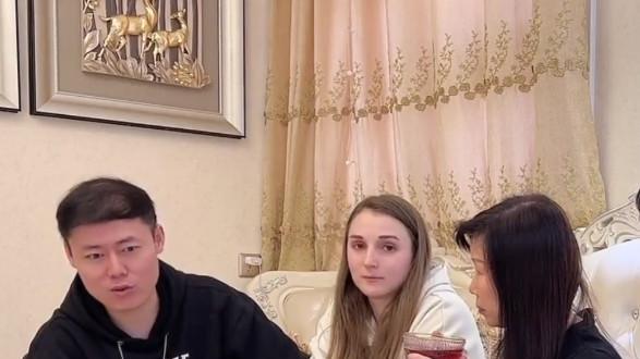 黑色素 外国媳妇爆发婆媳大战，孕期做美甲被全家怒批，接济娘家人惹争议