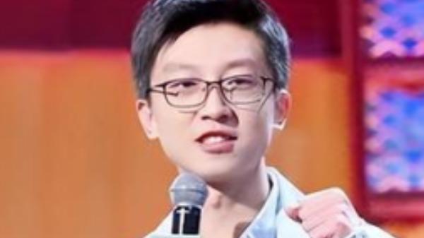 相声|新晋节目“脱口秀”，嘲讽事件频发生，被官方亲点名