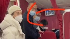 张雨绮|35岁张雨绮所坐航班突发意外！上演惊心一幕，导致飞机取消班次