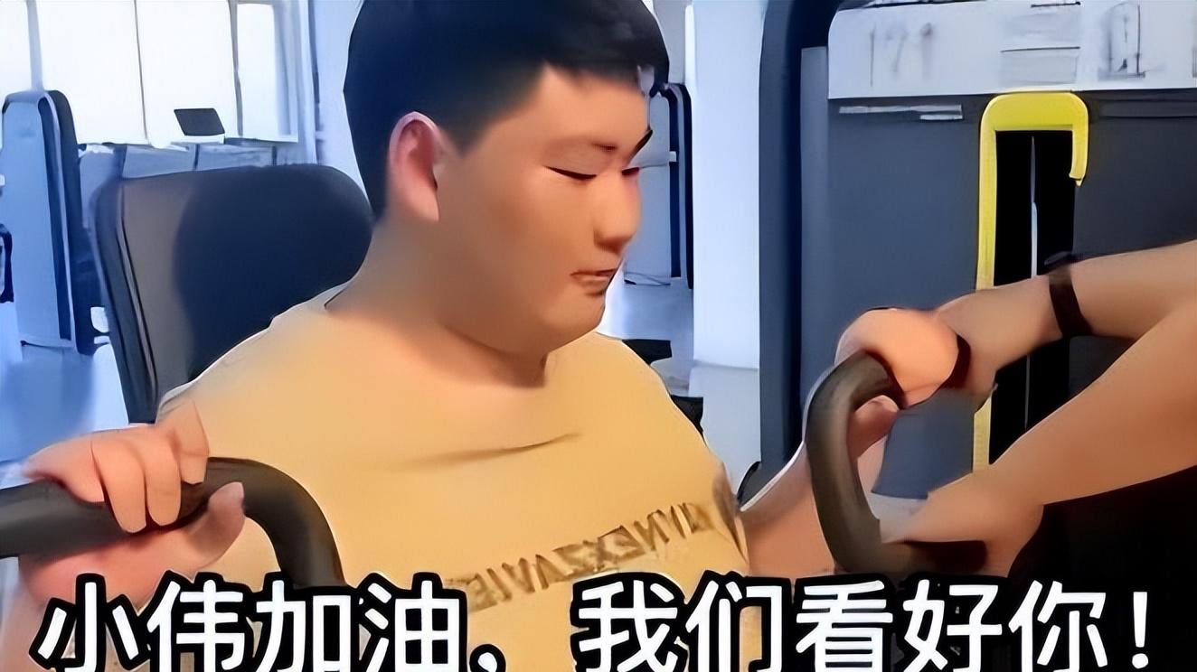 大衣哥支持儿子当选村主任，朱小伟全票通过，一起带着村民致富