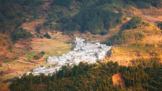 |江南中的美丽村落，一年四季风景如画，仿佛身在童话王国
