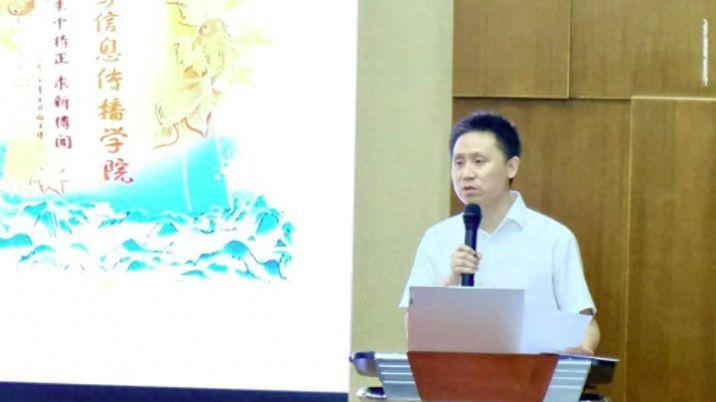 新闻专业就业面广？华科院长回应张雪峰言论引热议，网友一一批驳