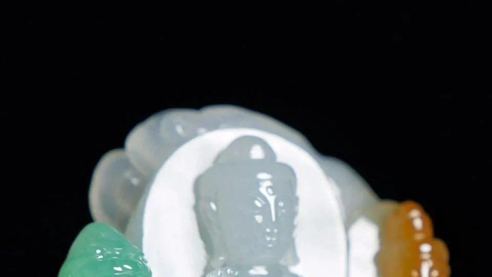 雕刻|好料难得的三彩翡翠，雕刻成西方三圣！