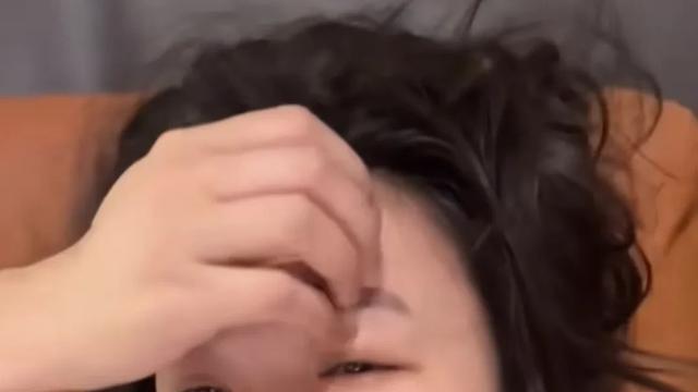 女子自称42岁未婚状态超好，长相娇美似冻龄，超凡脱俗人人夸