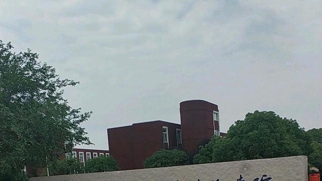 苏州一女大学生从宿舍上铺坠亡，年仅22岁，家属发现一个可怕细节