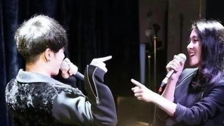 54岁许晴和33岁华晨宇同居？硬是不娶张碧晨，果然是个自由的灵魂