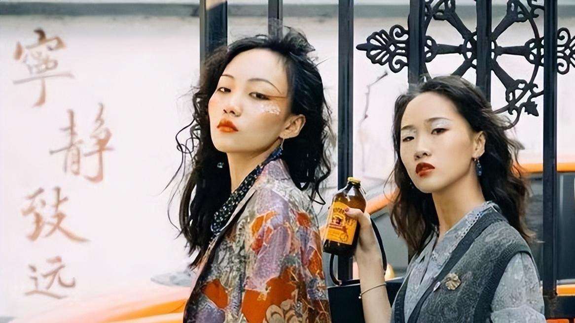 解散风波后续！邵雨轩卧床吸氧，张小花吸粉无数，胜负一目了然