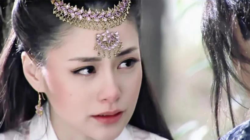 阿娇与女网红恋情实锤，同游布吉岛互动频繁，更多情侣款被扒！