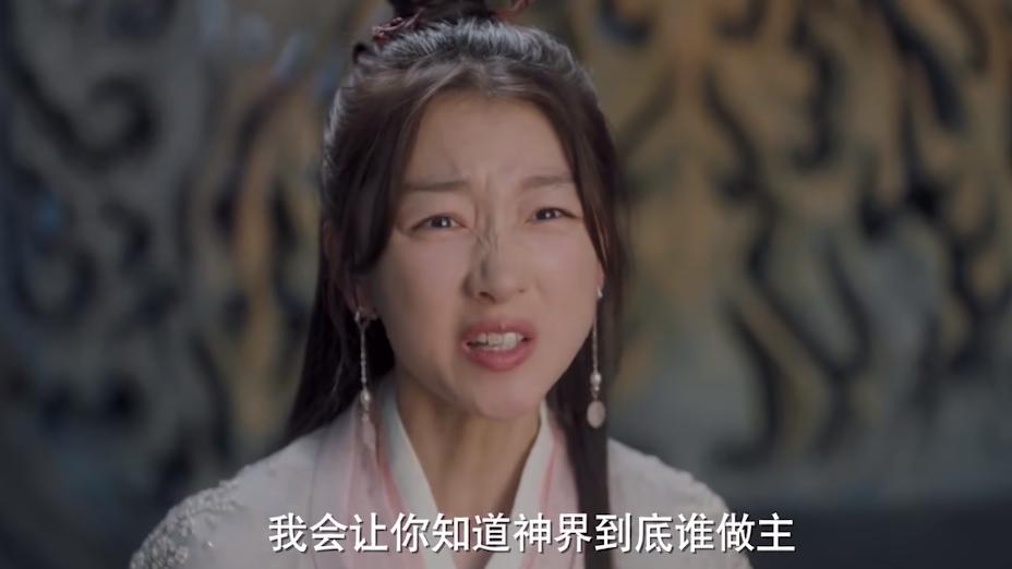 成龙|挤眉弄眼，神情做作？23岁李兰迪出手，带来教科书“机灵鬼演技”