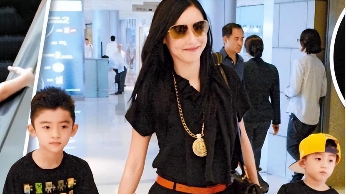 张柏芝晒出证据，原来谢霆锋藏得这么深