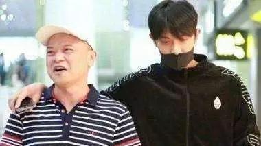 黄子韬|黄子韬父亲：家产200亿，为不让儿子膨胀，动用关系把报道压下去