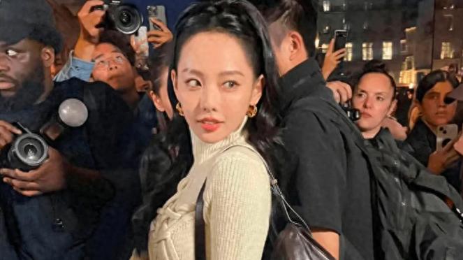 买超要笑醒！张嘉倪离婚后立独立女性人设，看疯马秀遭网友嘲讽g