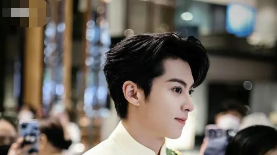 范丞丞|范丞丞王鹤棣在《奔跑吧》泰国最新路透，两人联手把白鹿扔水里了