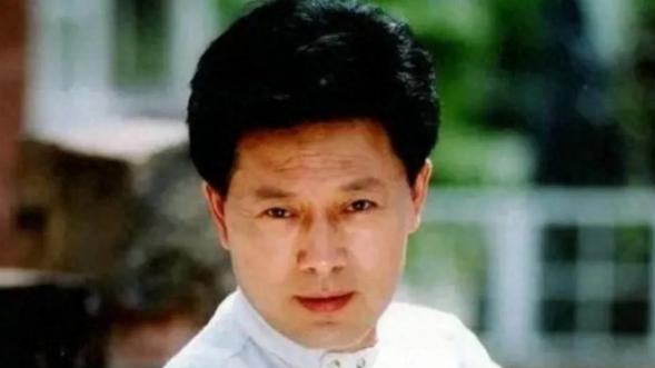 演员王伟平：成名后迎娶初恋，相爱39年，现如今女儿比自己还要红