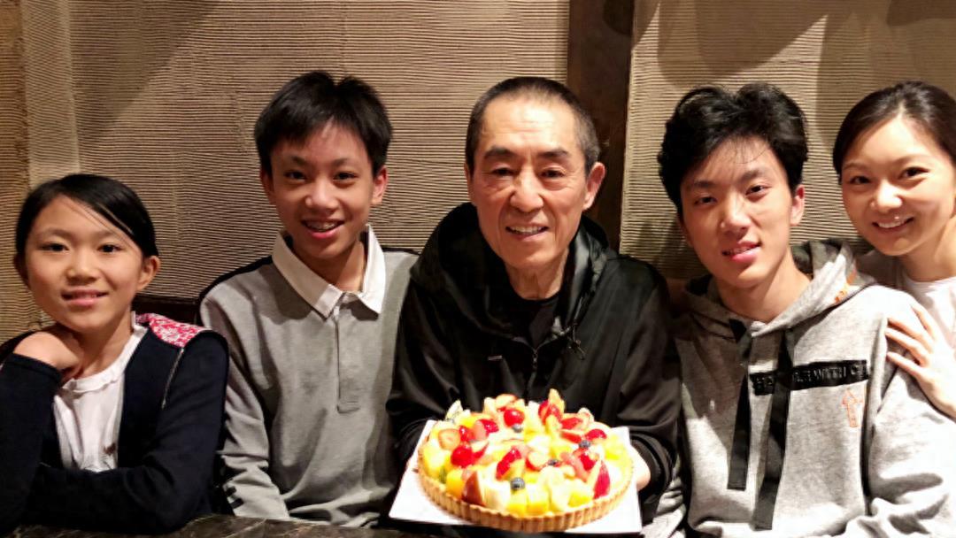 73岁张艺谋与41岁陈婷离婚，被压榨了20年，陈婷终于还是想开了