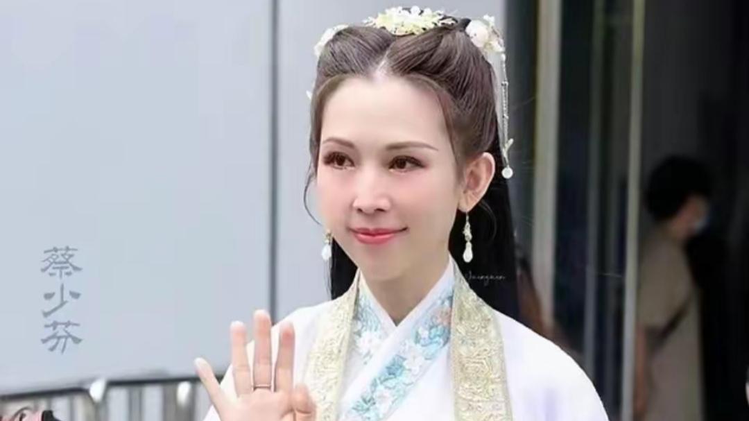 乘风破浪的姐姐|浪姐4初舞台开录，贾静雯白到发光，陈嘉桦妩媚，吴倩少女感十足