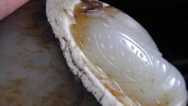 和田玉籽料|区分和田玉籽料和山料的奥秘