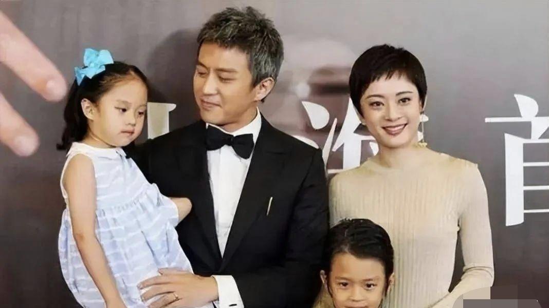 孙俪邓超官宣离婚？年初被曝互动减少疑婚变，助理深夜发长文回应