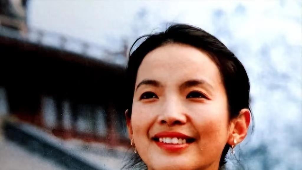 63岁吕丽萍现状曝光？在漂亮国靠捡垃圾为生？真的大快人心？