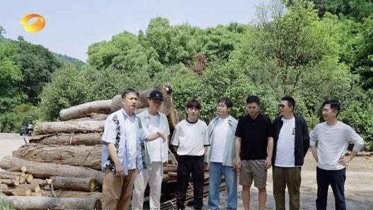 王俊凯|王俊凯被争议艺人殃及，录制《向往》恐无缘上线，谢娜那期被提档