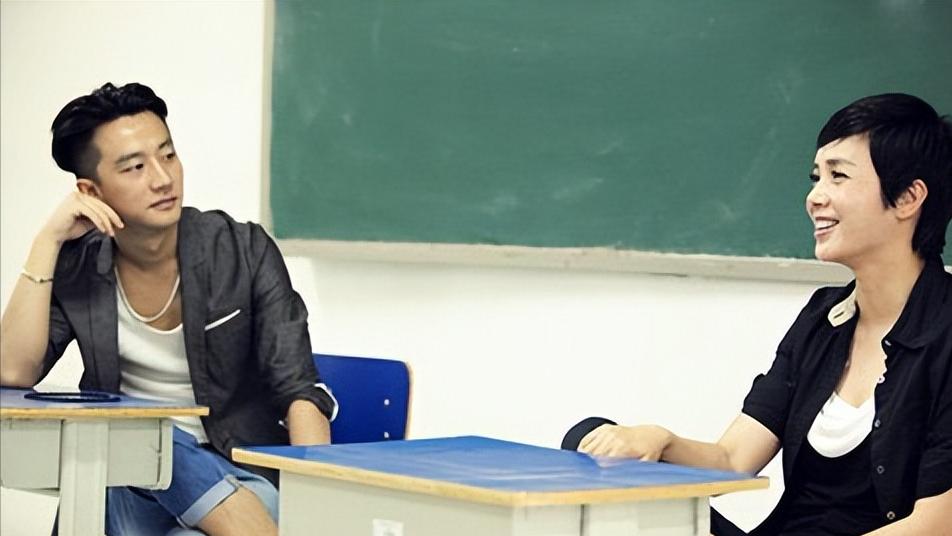 与蒋雯丽偷情照被曝光，从内娱弃子到名导宠儿，他背后究竟谁撑腰