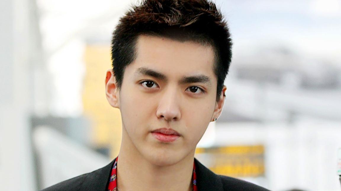 吴亦凡|网友曝吴亦凡狱中状态：已当班长仍坚持写歌，两人照顾其生活起居