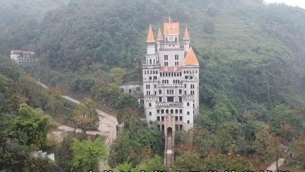 欧洲旅游|一个废弃了的城堡，如今的网红打卡地