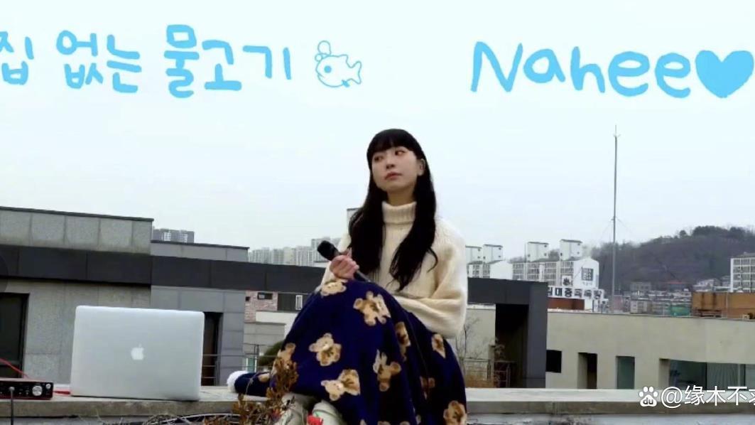 24岁韩国歌手金娜熙离奇去世，去世前一天晒自拍，自拍白发抢镜！