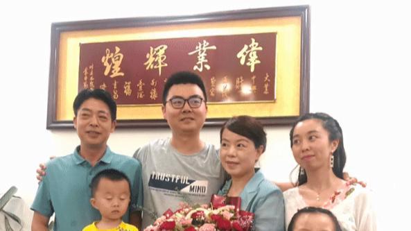 田静频繁晒儿女奇奇悦悦，评论区质疑声不断，郭威靠行动表明立场