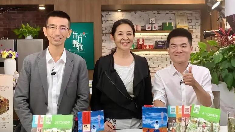 董宇辉复播后的一句话，没想瞬间引爆评论区，上万条留言令人泪目