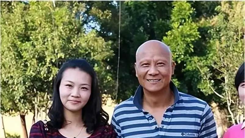 他长相凶恶，被称“国宝级坏蛋”，却娶了还珠格格中最美的她