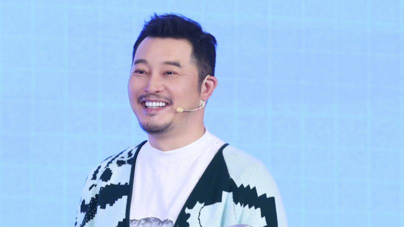 白鹿|《跑男》连邀4位女神，长相身材不输白鹿！