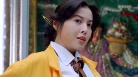 李婉华|李婉华: 告别吴镇宇，爱上何家劲，41岁生3胎，嫁给国外丈夫