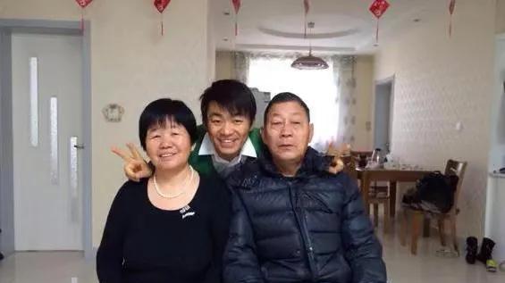 有钱自家人赚！王宝强扶持亲姐姐进演艺圈，哥哥是多家公司大股东