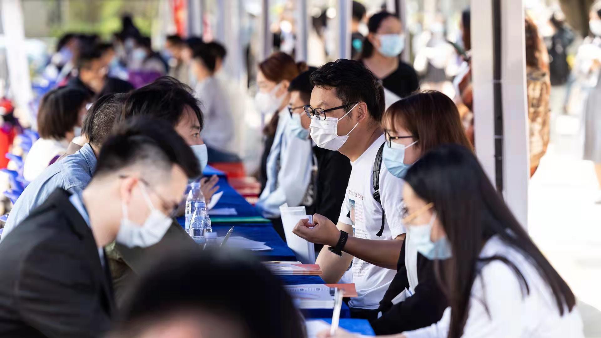 考试|就业形势 | 农民工就业形势改善，青年就业压力较大