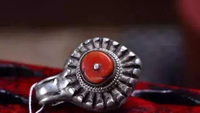 手串与佛珠有什么吗不同？