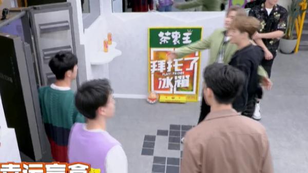 拜托了冰箱|《拜托了冰箱》，为什么评分下滑严重，四大特点不能少