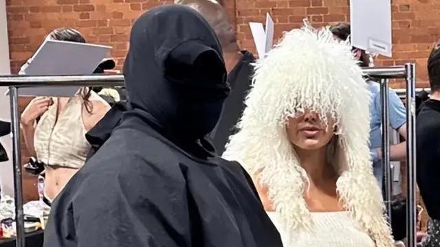 侃爷和新老婆去伦敦时装周炸场子？俩人蒙面遮脸，被调侃黑白双煞