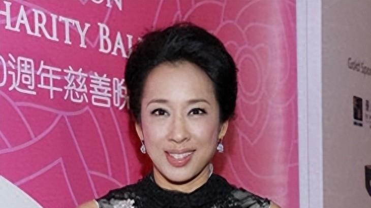 600亿财产！朱玲玲不掺和罗家夺产之争，网友：为霍启刚离婚了