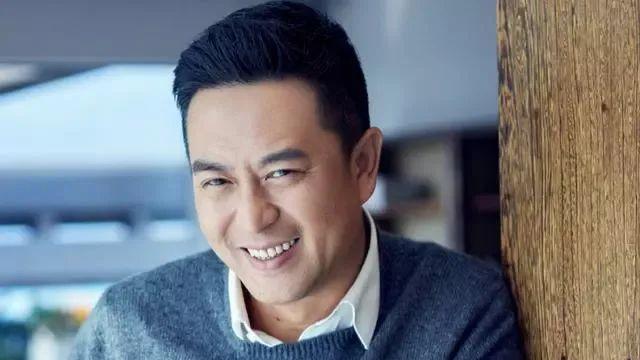 “男神大叔”张嘉译，以后或再难见到了？网友喊话：我们舍不得！