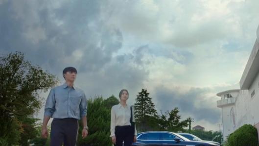 黑暗荣耀|《黑暗荣耀》2：周汝正与文东恩开启监狱风云，是否在铺垫第三季