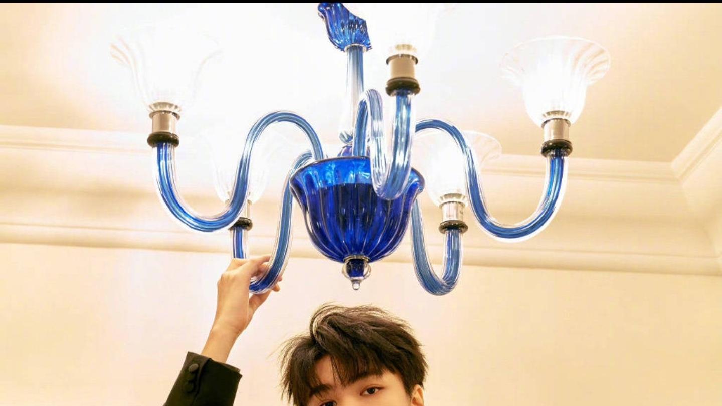 杨幂|杨幂起诉网友新进展，人民法院公告受理案件，向当事人发开庭传票