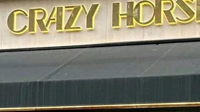 杨颖回到国内后神情失落，未来发展进退两难，团队备感焦虑