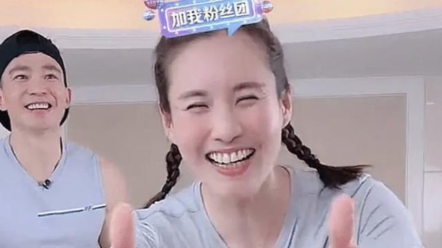 刘畊宏夫妇录节目被偶遇，真实身材引关注，网友：跟直播间差别大