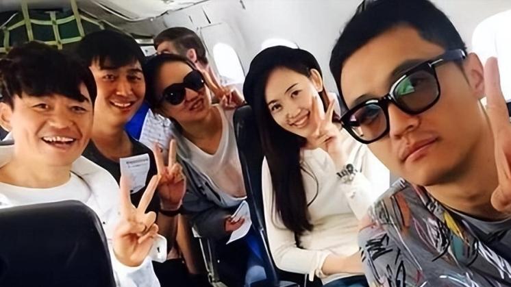 马蓉祝福王宝强《八角笼中》大卖：愿不忘初衷，送玫瑰共宴疑和解